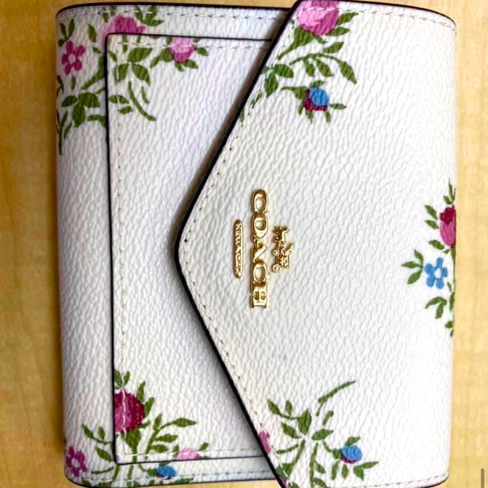 NWT Small Coach Wallet Cross Stitch Floral Print